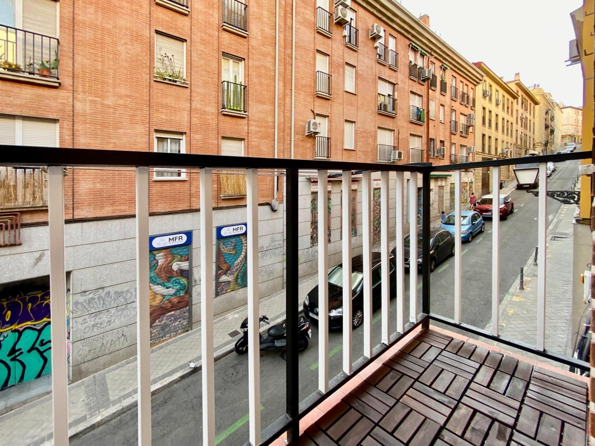 Charming Latina Village - Estancias Temporales En Pleno Centro Madrid Buitenkant foto